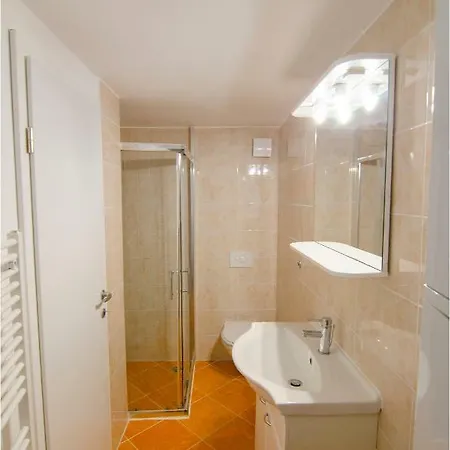 Studio Southwest 1 With Aircon & Free Parking * Ljubljana